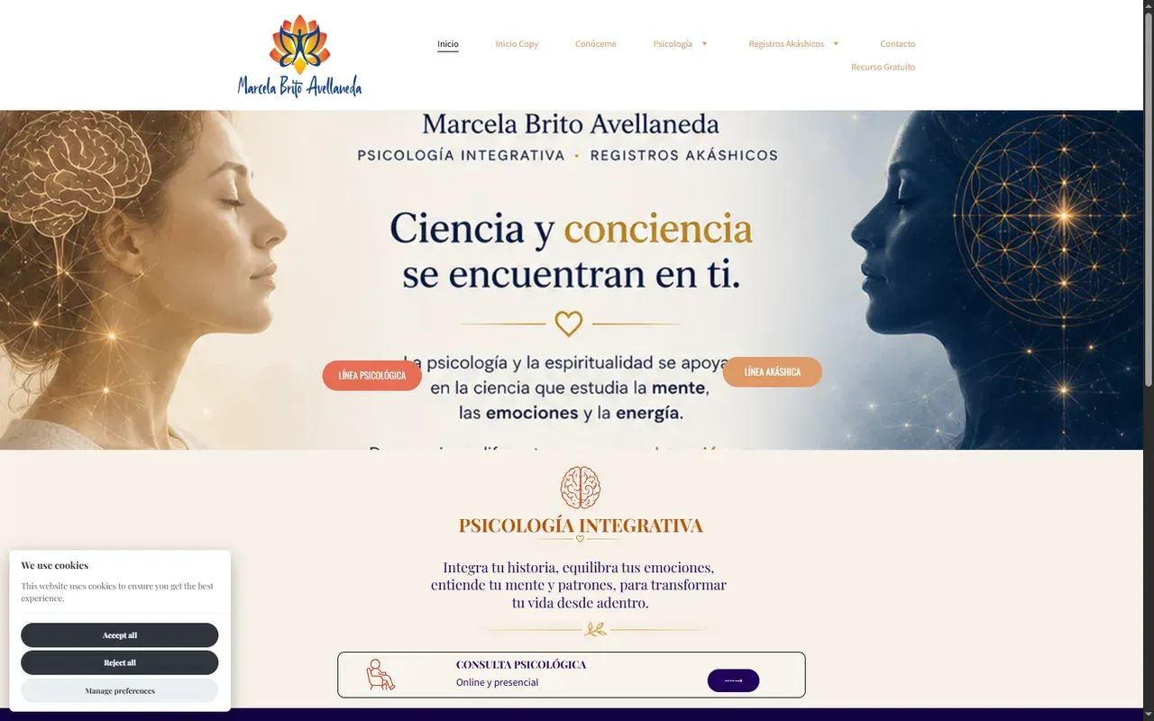 Portada viva de marcelabritoavellaneda.com: promesa en imagen y banner de cookies en inglés